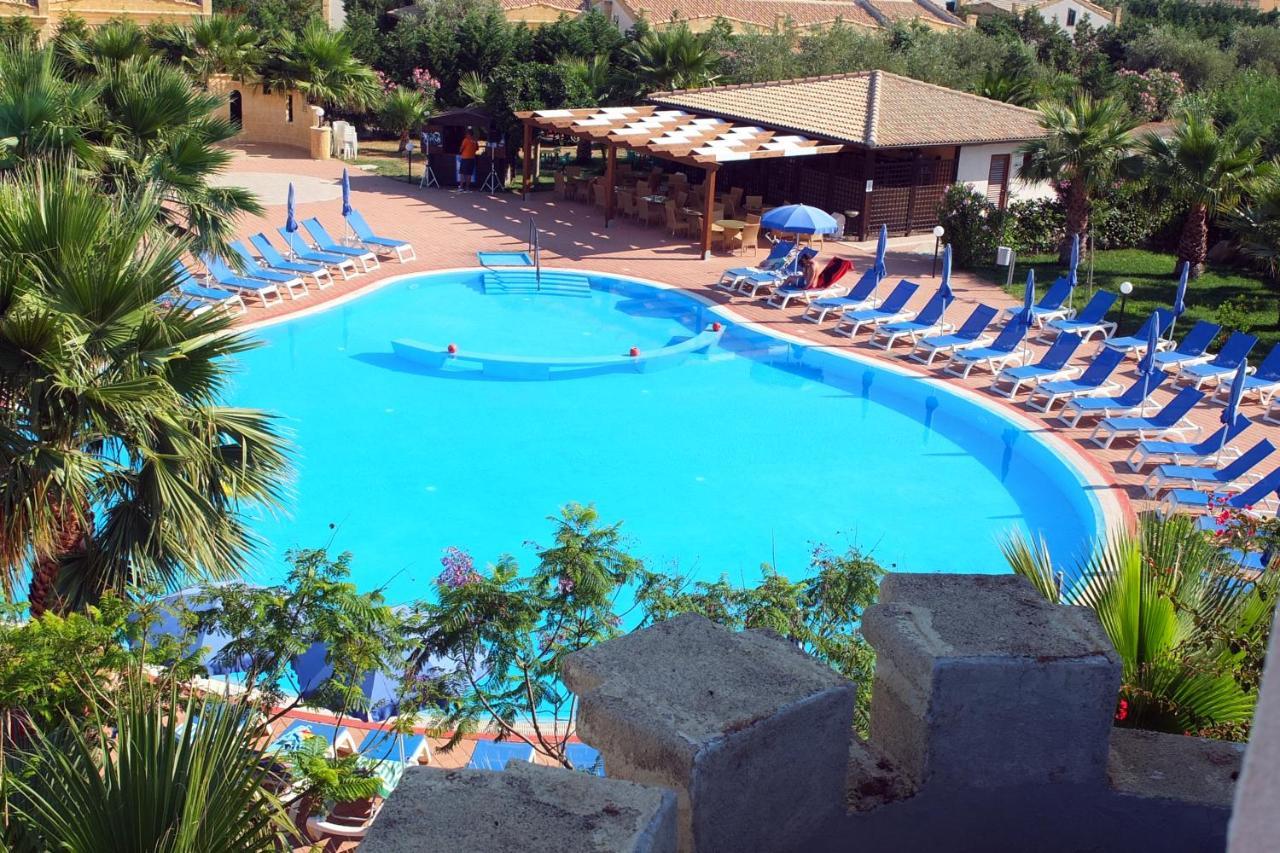 Dolcestate Hotel -Club Campofelice Di Roccella Dış mekan fotoğraf